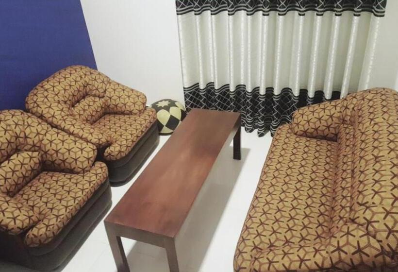 בית מלון כפרי Olivi Palace