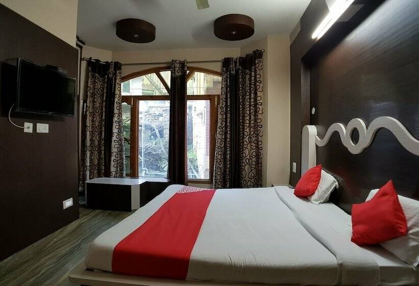 فندق Oyo 30576 Satyam Regency