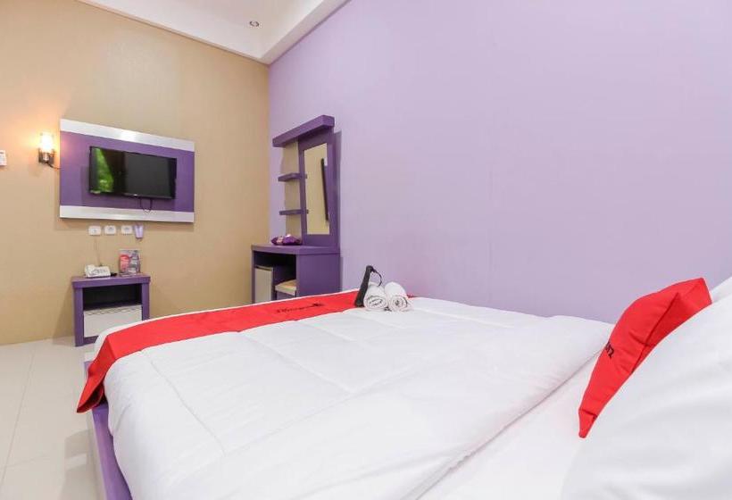 호텔 Reddoorz Plus Near Stasiun Bekasi
