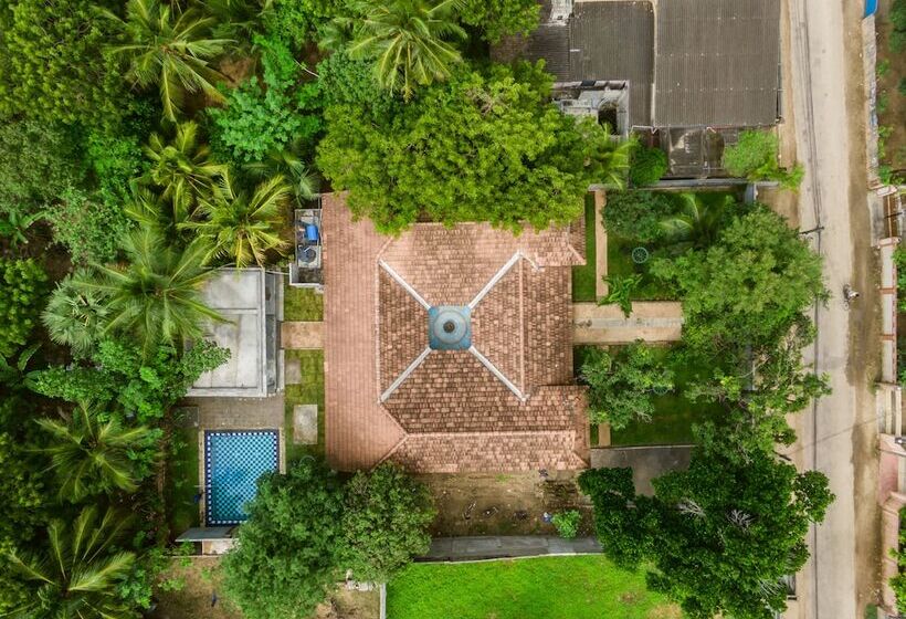 فندق Thambu Illam