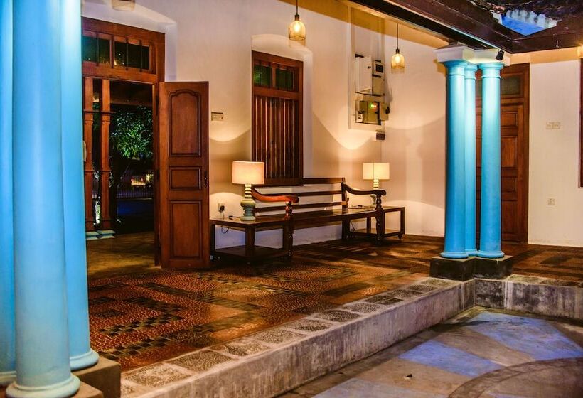 فندق Thambu Illam