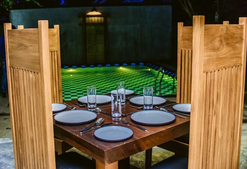 فندق Thambu Illam