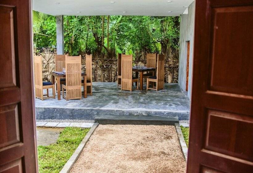 فندق Thambu Illam