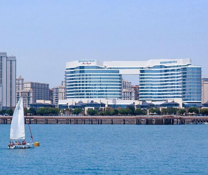 Отель Wyndham Grand Plaza Royale Yuzhou Xiamen Wuyuan Bay