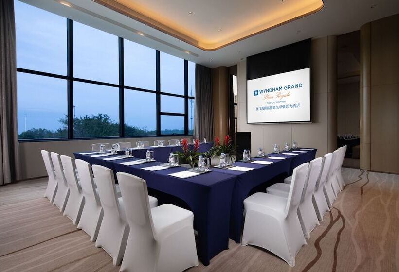 Отель Wyndham Grand Plaza Royale Yuzhou Xiamen Wuyuan Bay