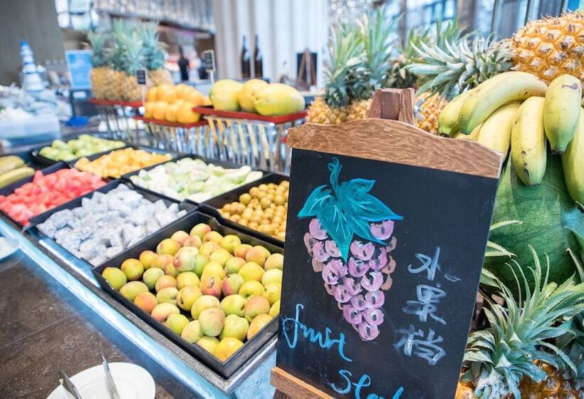 Отель Wyndham Grand Plaza Royale Yuzhou Xiamen Wuyuan Bay