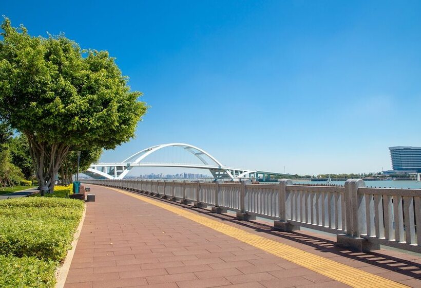 Отель Wyndham Grand Plaza Royale Yuzhou Xiamen Wuyuan Bay