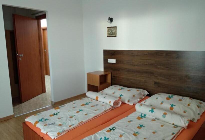 پانسیون Acopark Vendégház