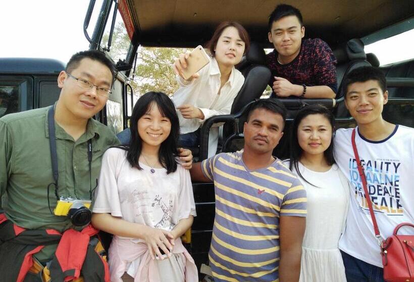 ペンション Lake Front Yala Safari