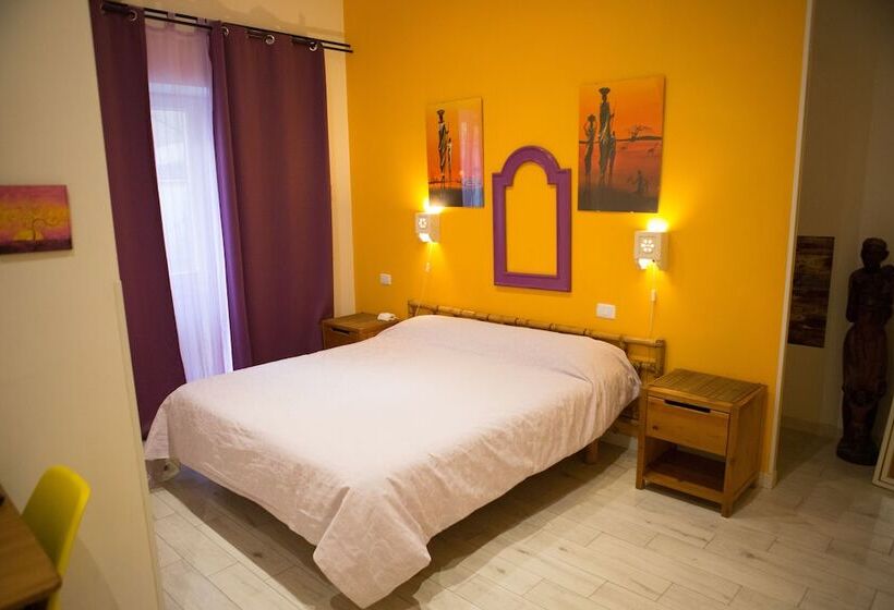 פנסיון Lanzies Guesthouse