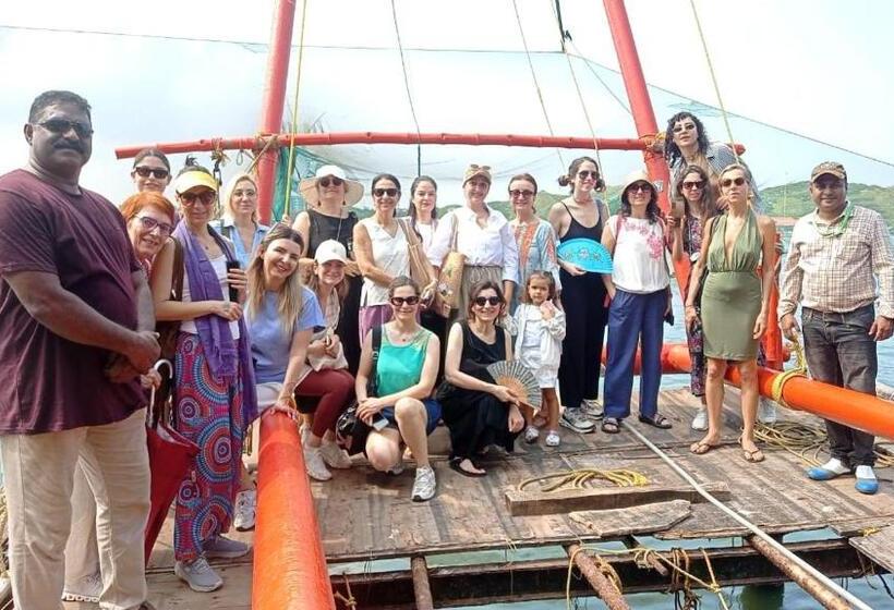 هاستل Back Packers Cochin Villa