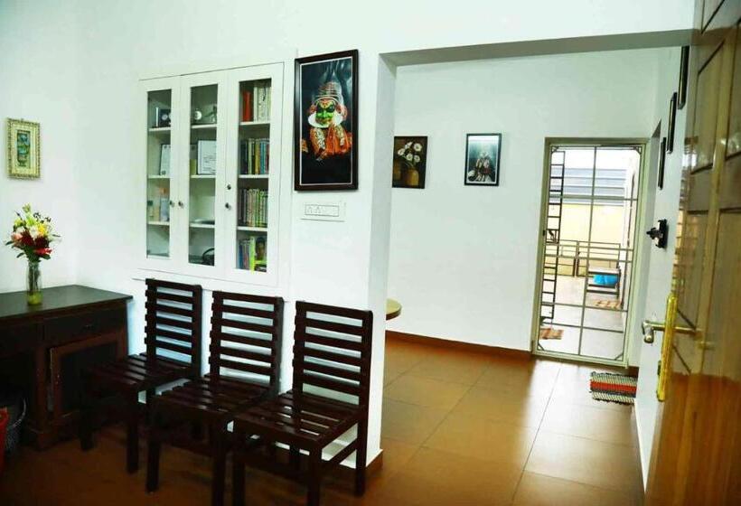 هاستل Back Packers Cochin Villa