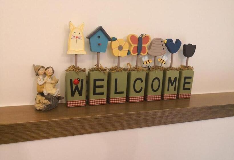 تختخواب و صبحانه Love Happiness Inn