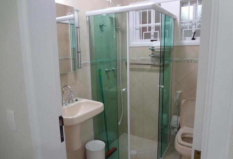 Bed and Breakfast Residência Tia Stella