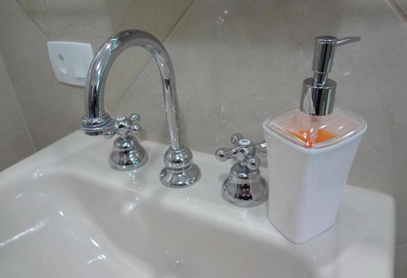 Bed and Breakfast Residência Tia Stella