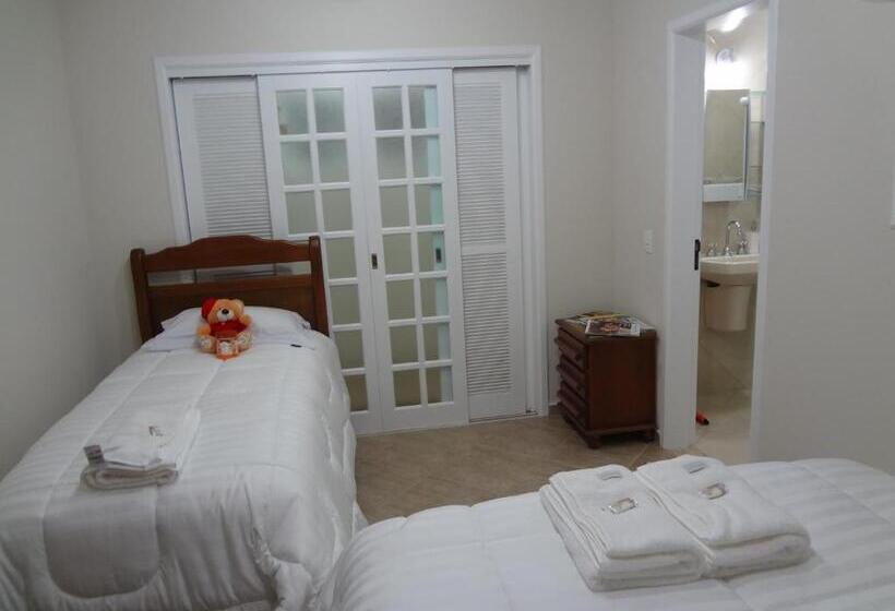 Bed and Breakfast Residência Tia Stella