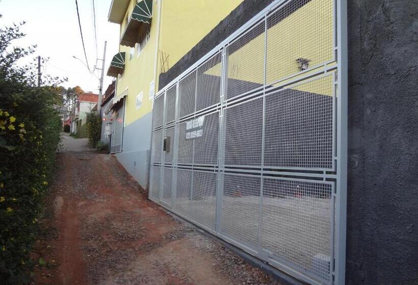 Bed and Breakfast Residência Tia Stella