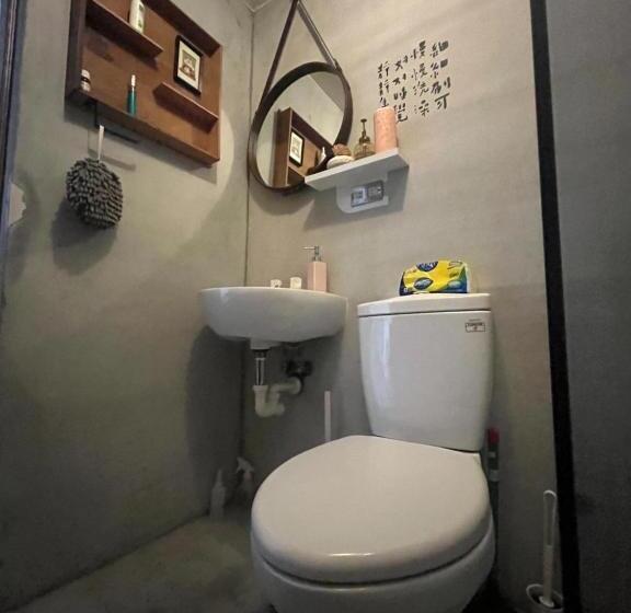 白紙寓所blank Slate B&b 鄰近夜市四人包棟