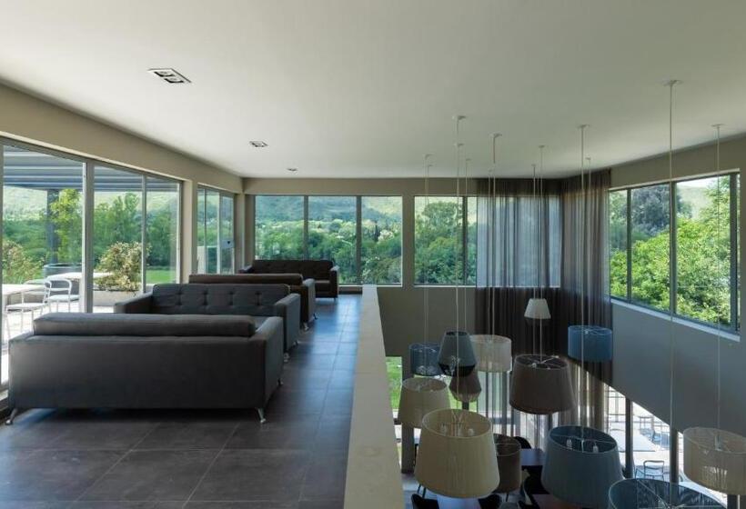 هتل Calina Casa De Huéspedes