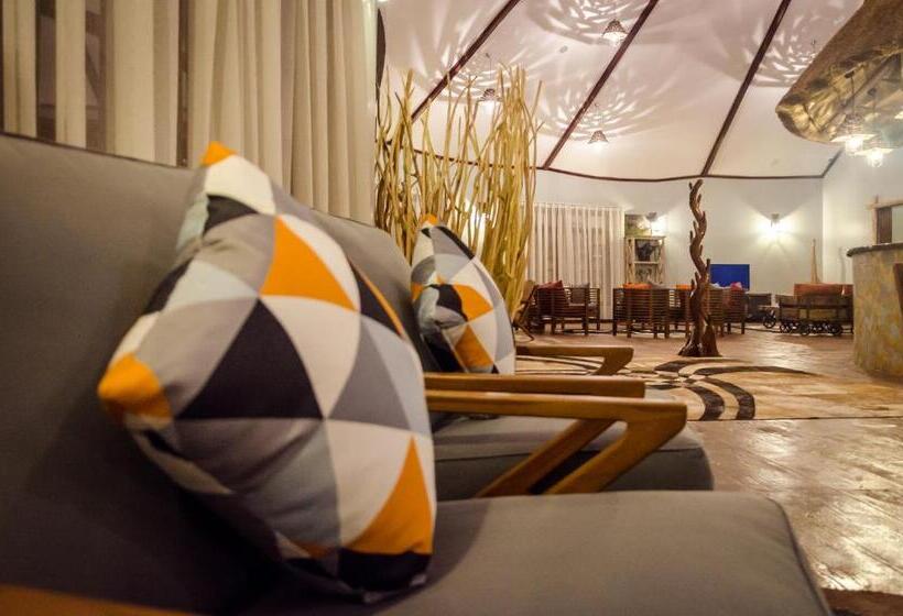 هتل Emburara Farm Lodge