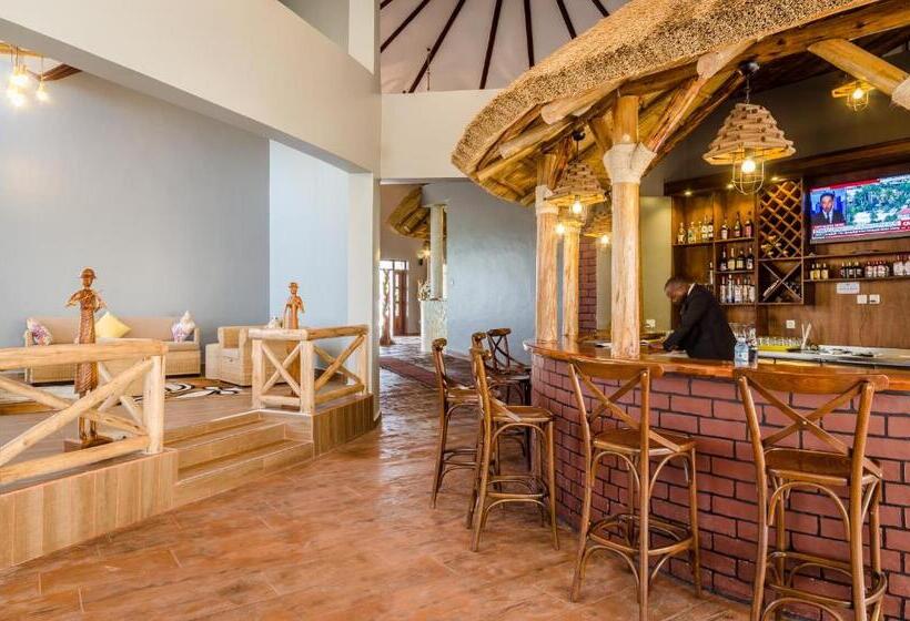 هتل Emburara Farm Lodge