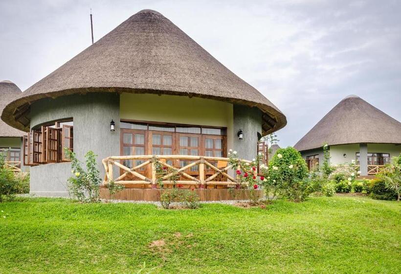 هتل Emburara Farm Lodge