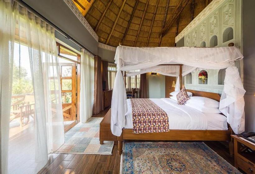 هتل Emburara Farm Lodge