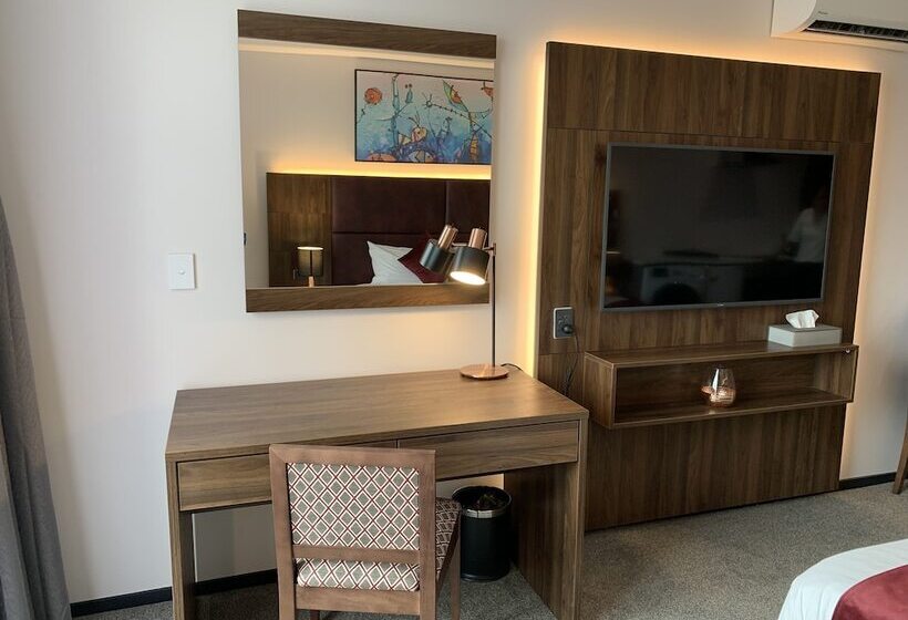 هتل Marsden Suites Albany