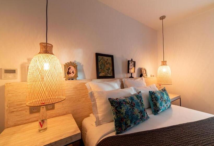 Отель Les Chambres Du Prieuré