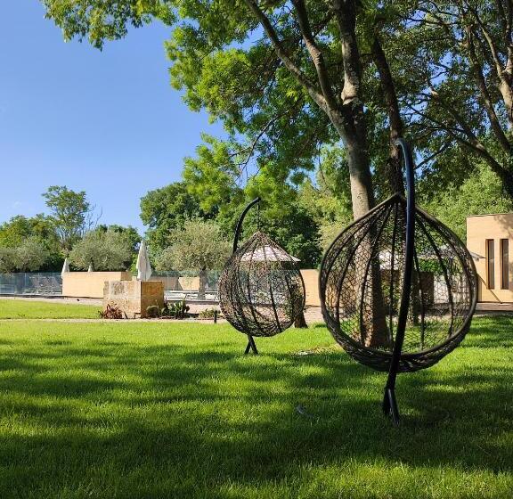 Отель Les Chambres Du Prieuré