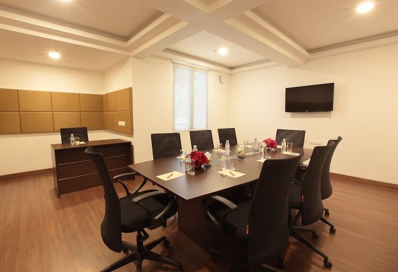 هتل Monsoon Empress Kochi