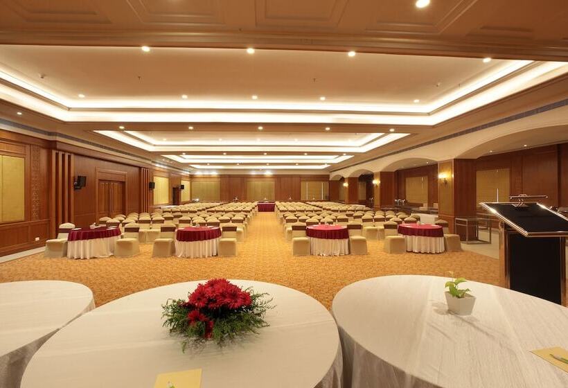 هتل Monsoon Empress Kochi