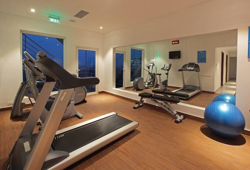 هتل Monsoon Empress Kochi