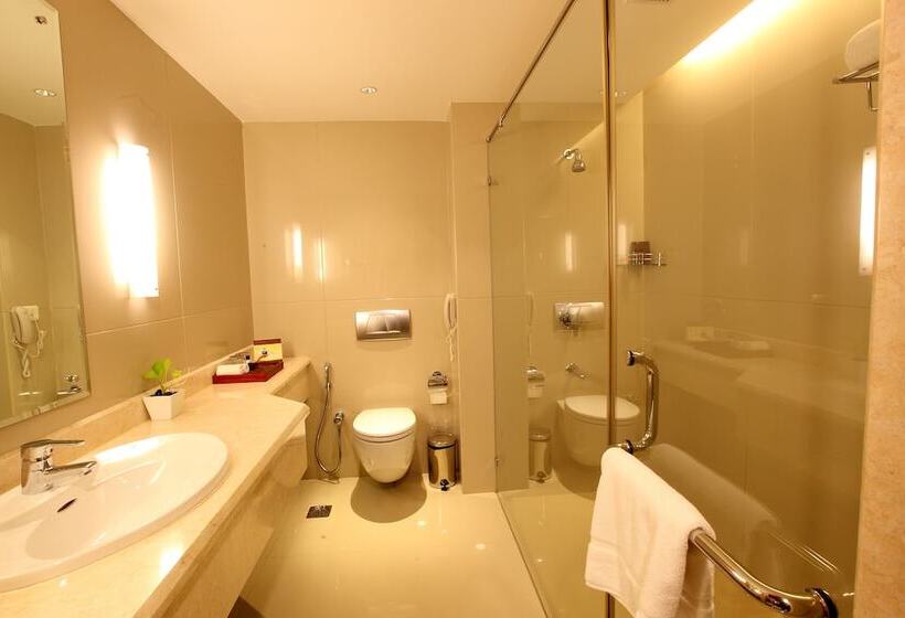 هتل Monsoon Empress Kochi