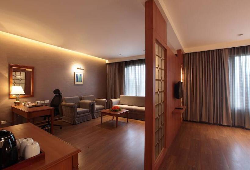 هتل Monsoon Empress Kochi