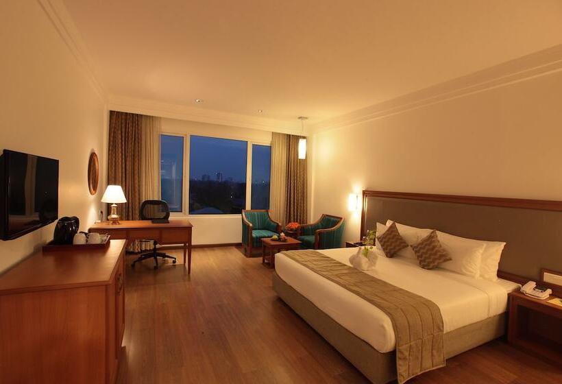 هتل Monsoon Empress Kochi