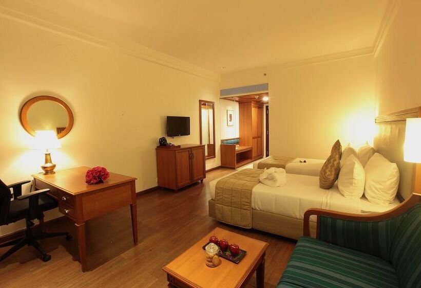 هتل Monsoon Empress Kochi