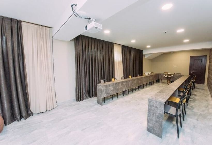 هتل Sapphire Bakuriani