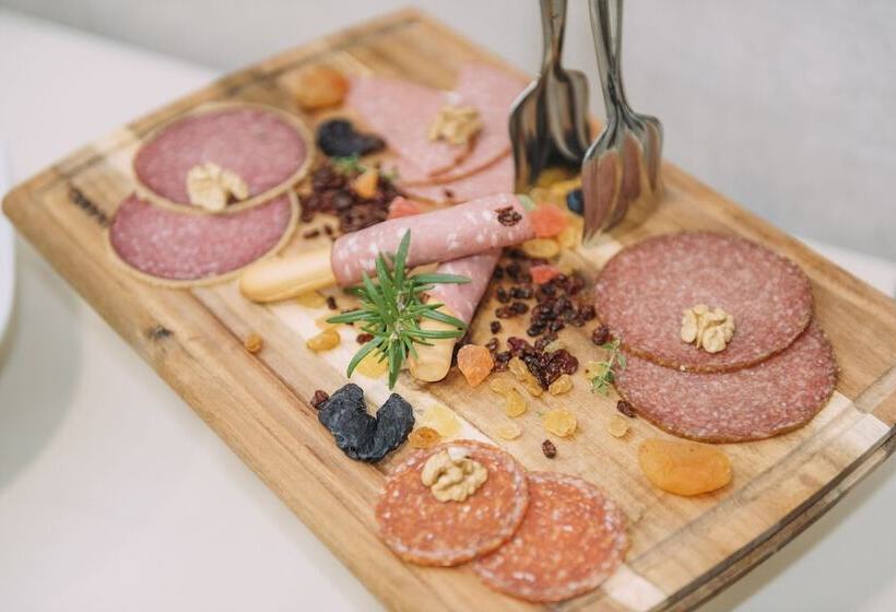 هتل Sapphire Bakuriani