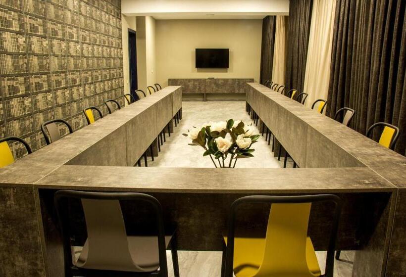 هتل Sapphire Bakuriani