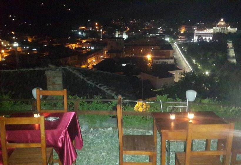 פנסיון Old Town Hava Baci