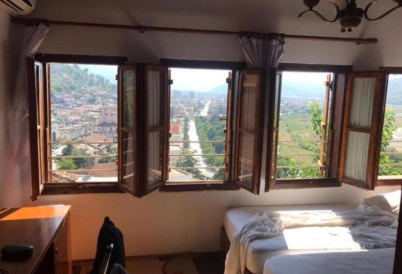 פנסיון Old Town Hava Baci