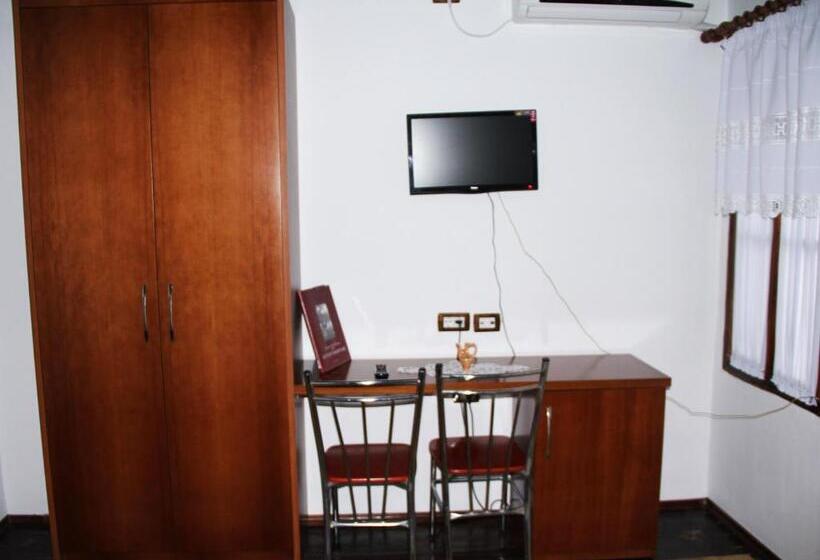 פנסיון Old Town Hava Baci