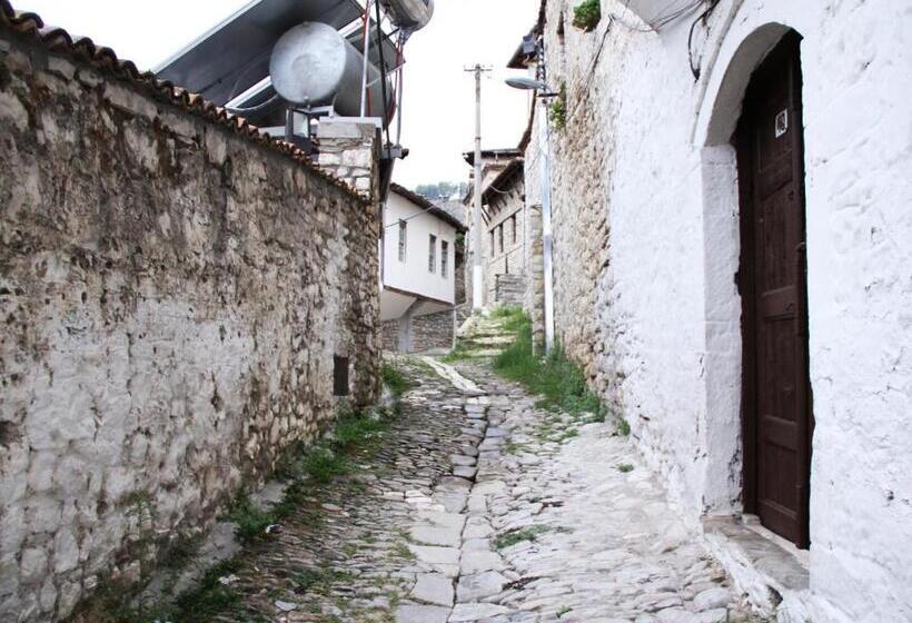 פנסיון Old Town Hava Baci