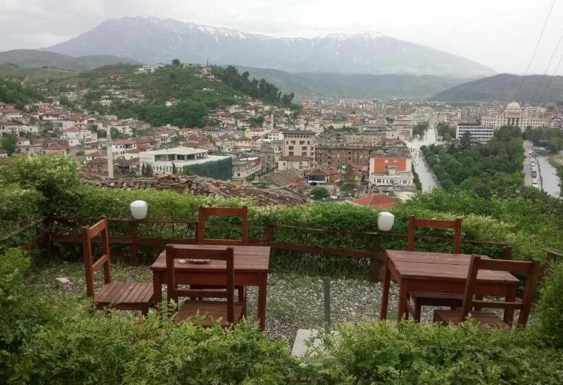 פנסיון Old Town Hava Baci