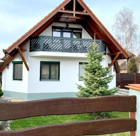 پانسیون Levendula Vendégház