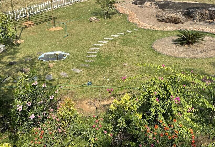 אתר נופש Ayuryogashram Heritage