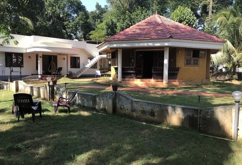 אתר נופש Ayuryogashram Heritage