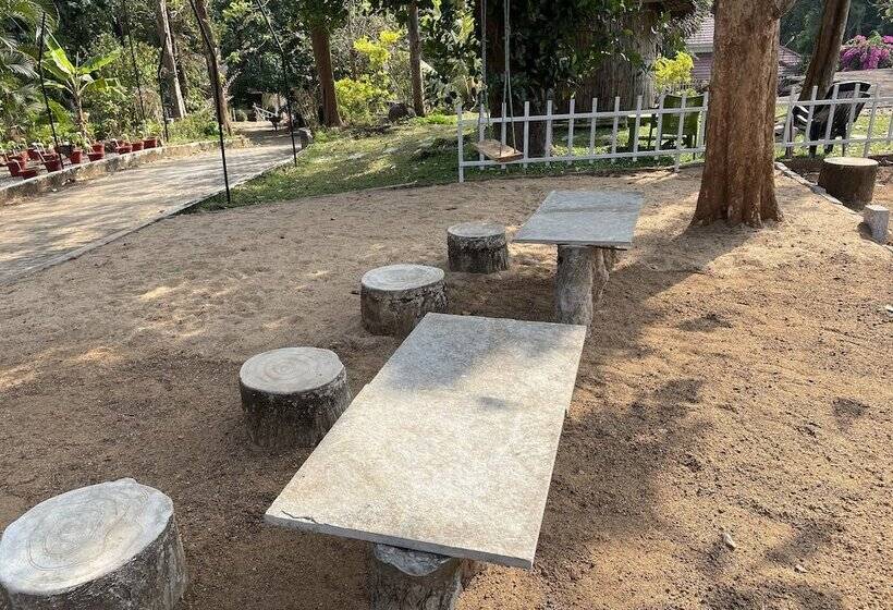 אתר נופש Ayuryogashram Heritage