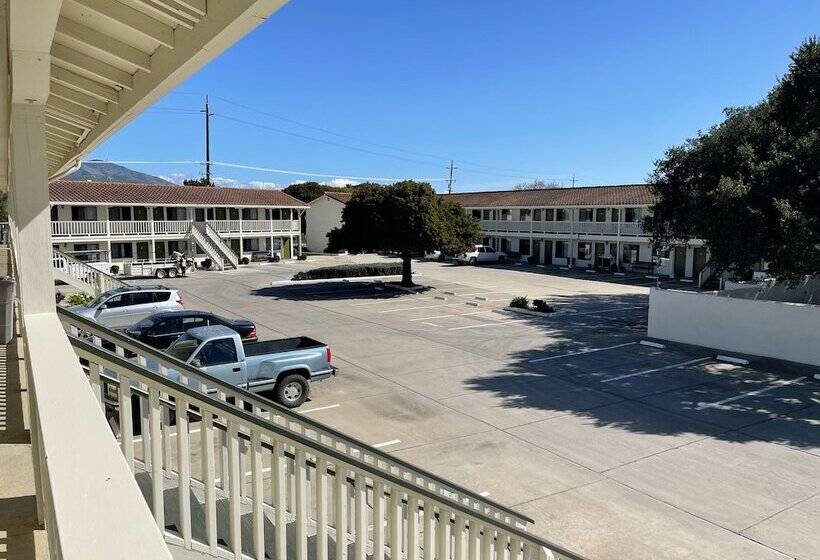 Soledad Motel 8